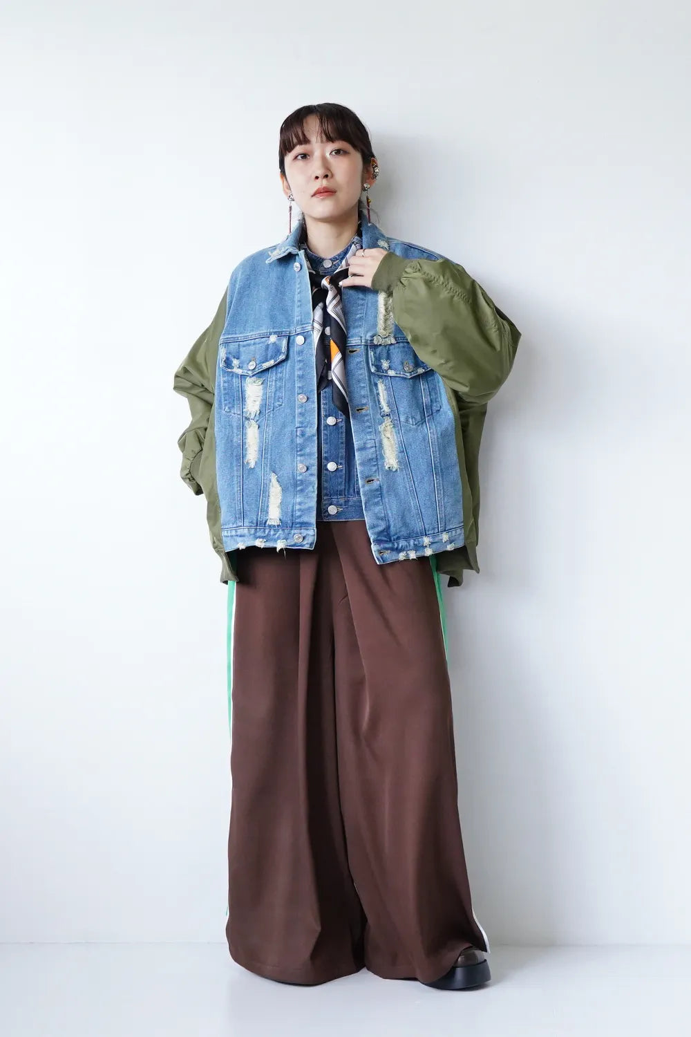 MICALLE MICALLE】ダメージデニム×ナイロンドッキングブルゾン – LILA