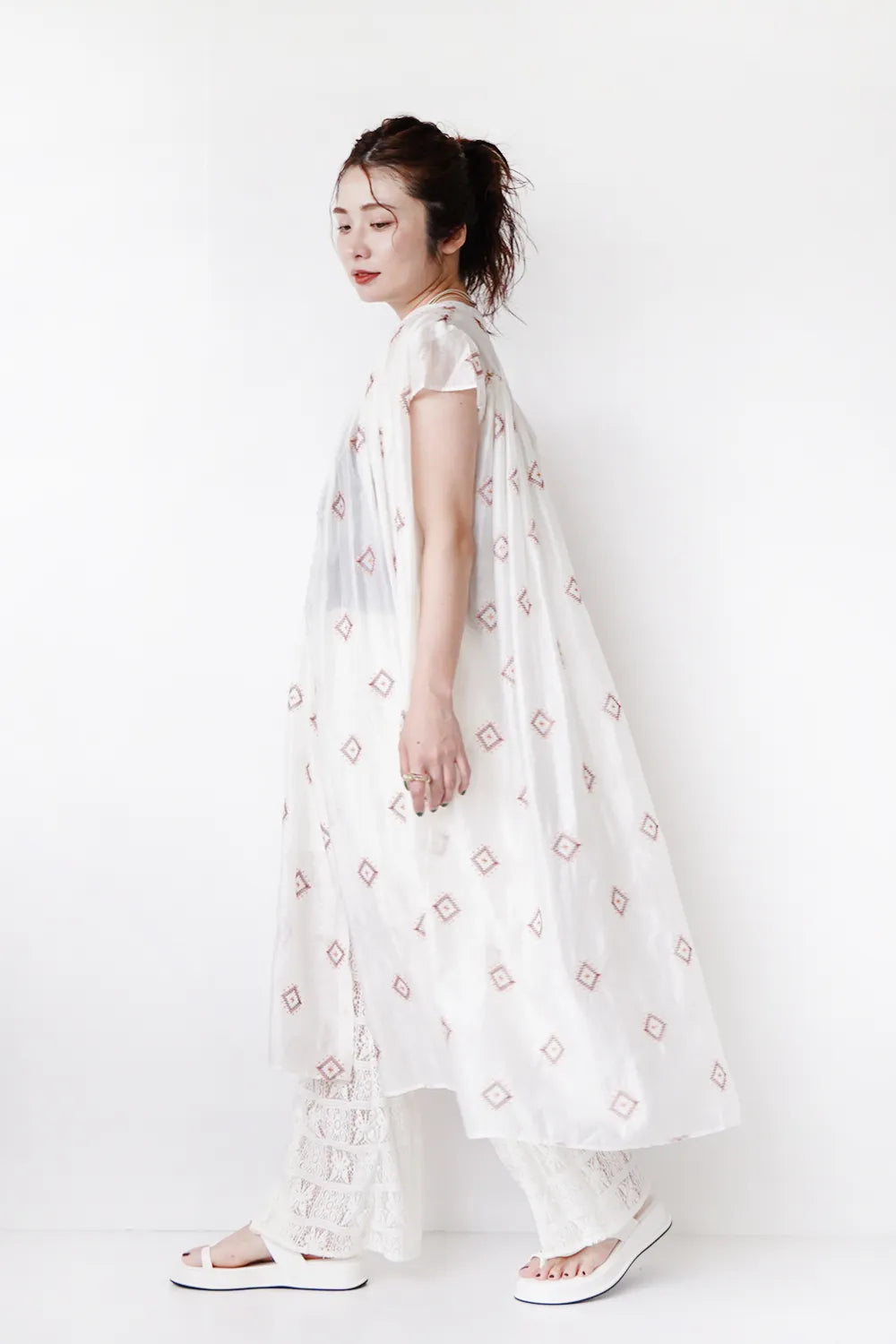 ◇刺繍ヨークギャザーシャツワンピース – LILA & CITTA ONLINE SHOP