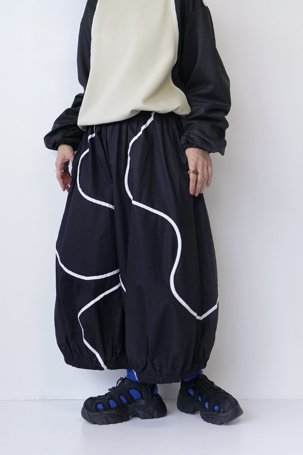 COS バルーンスカート BALLOON SILHOUETTE SKIRT｜CONVERSE TOKYO (コンバース