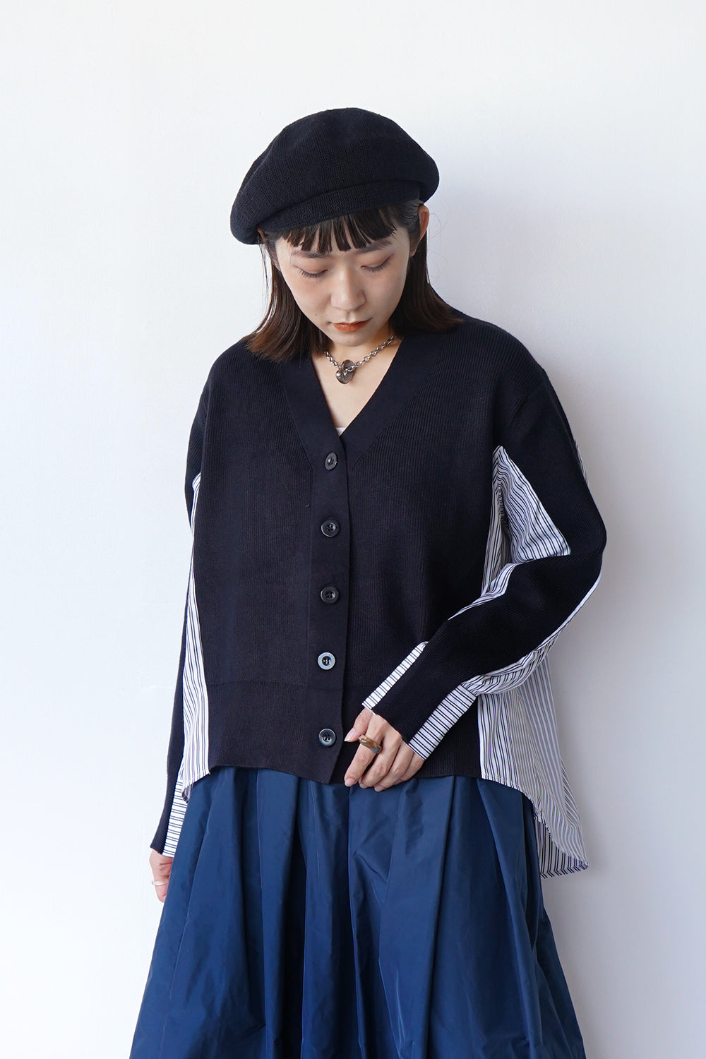 バックストライプ切替ニットカーデ – LILA & CITTA ONLINE SHOP