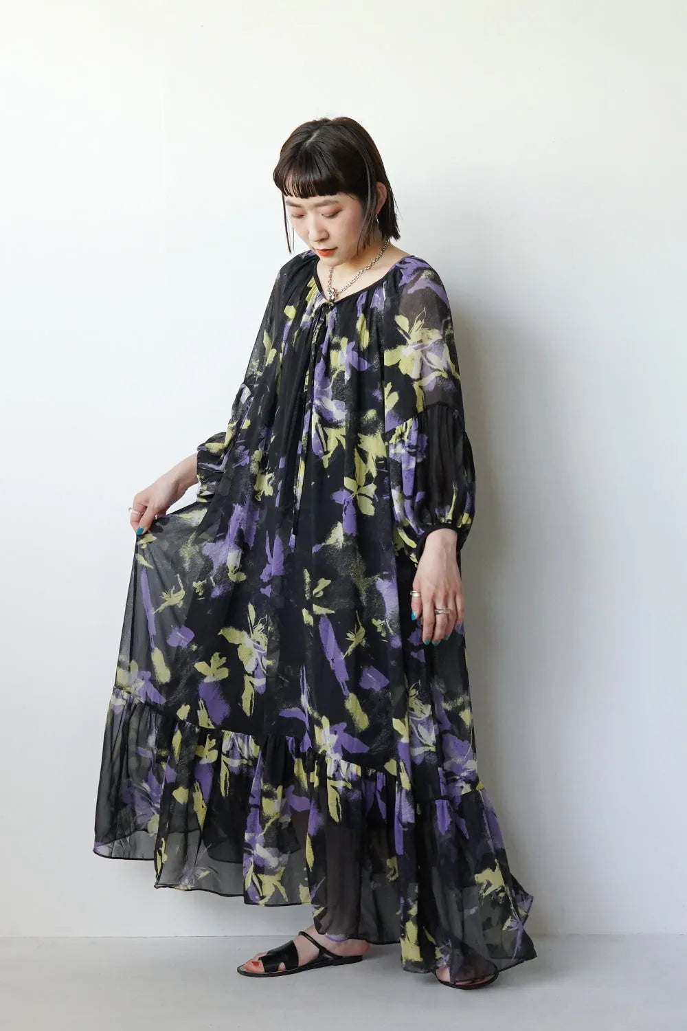 ペイント柄シアーロングワンピース