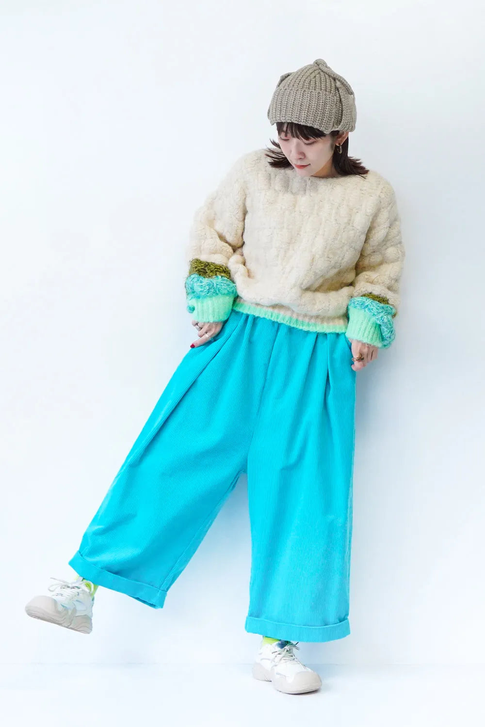 袖配色ボリュームニット