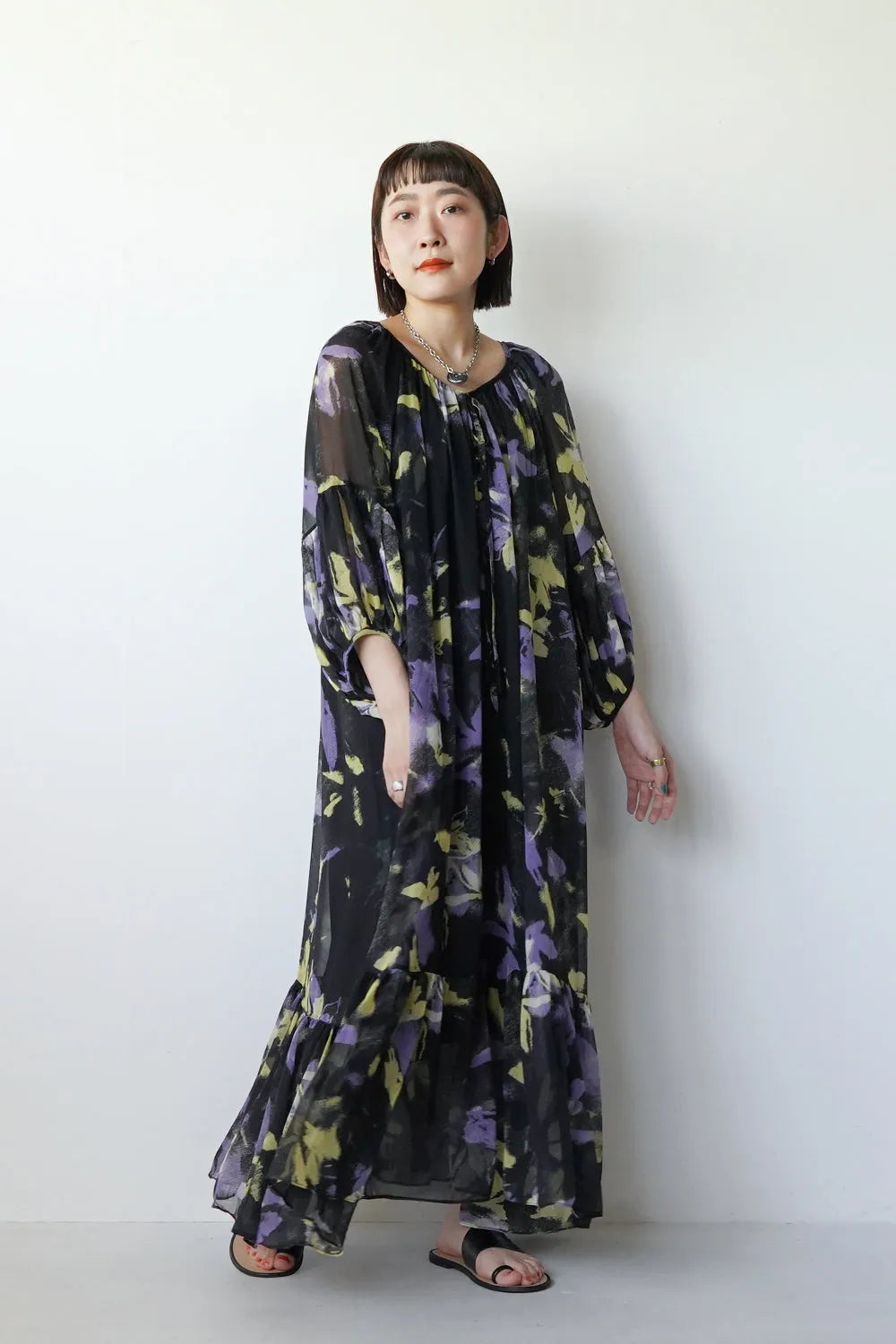 ペイント柄シアーロングワンピース