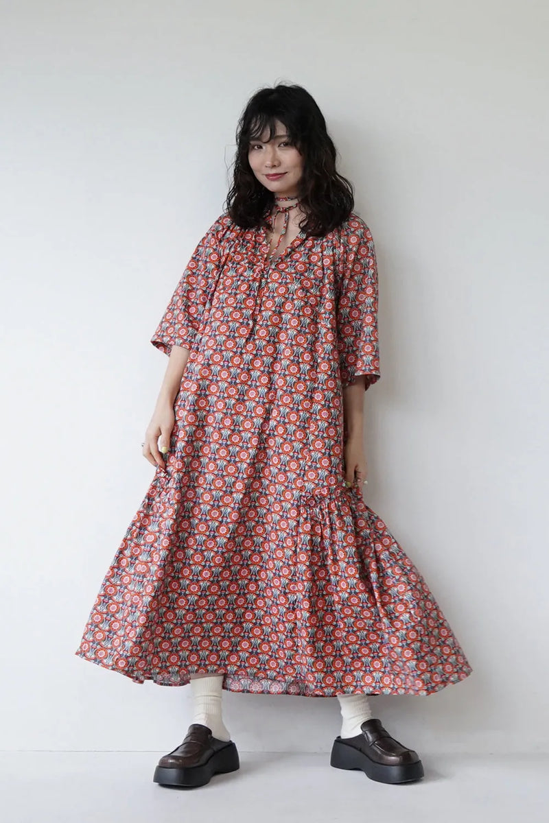 ボタニカル花柄スキッパーワンピース