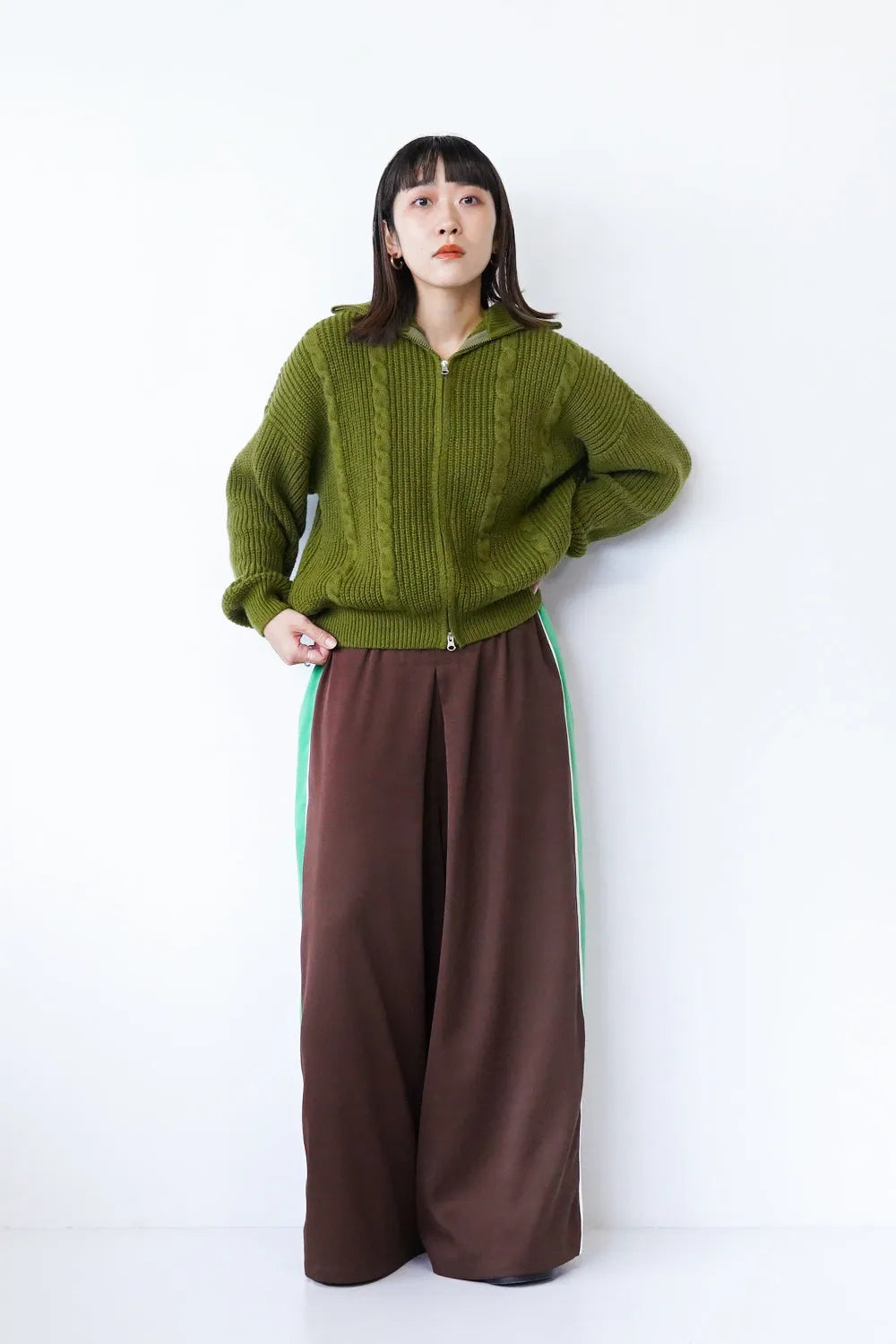 【LILA n’ citta】サイド配色トラックパンツ