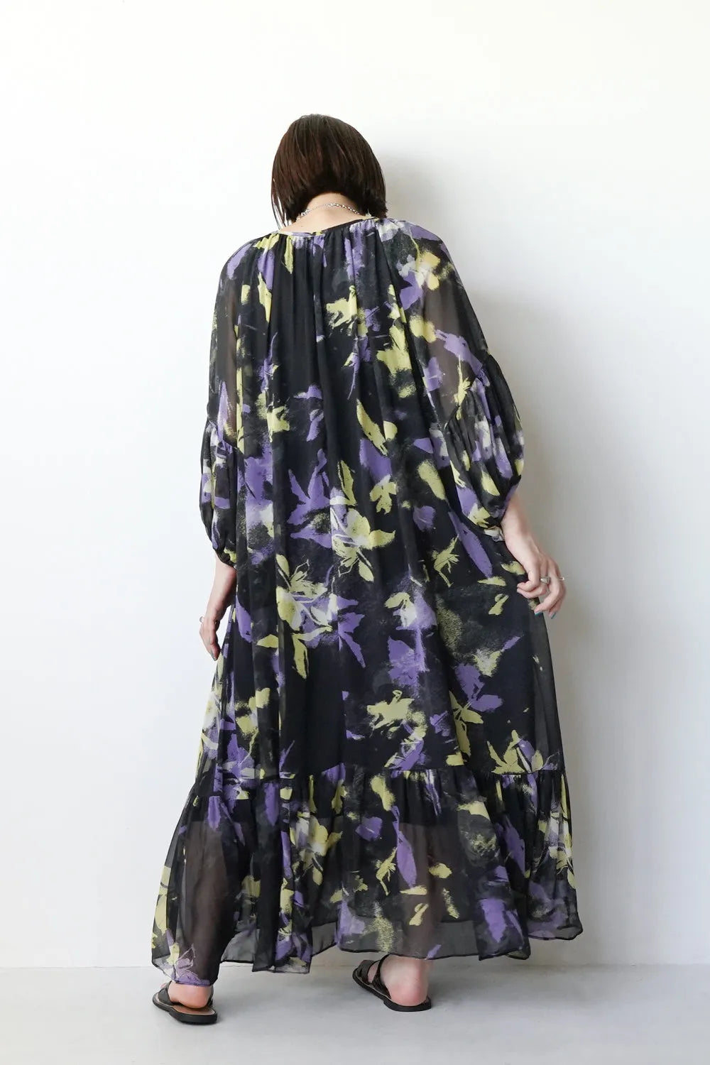 ペイント柄シアーロングワンピース