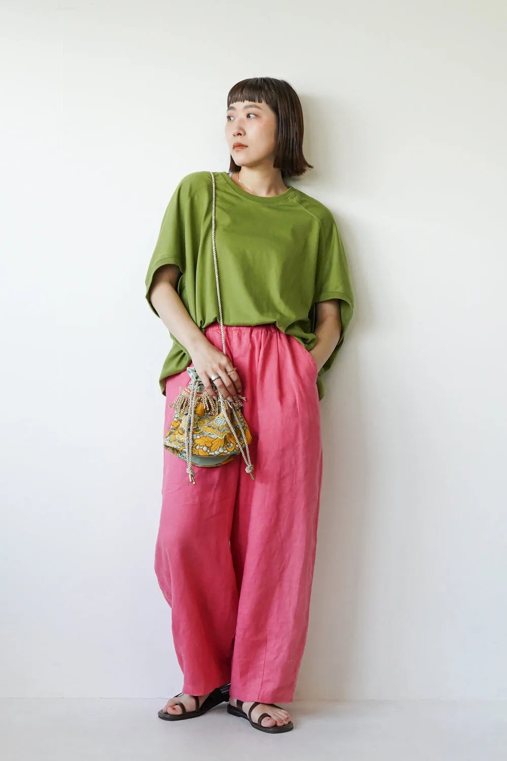 ラインクロスフラットサンダル