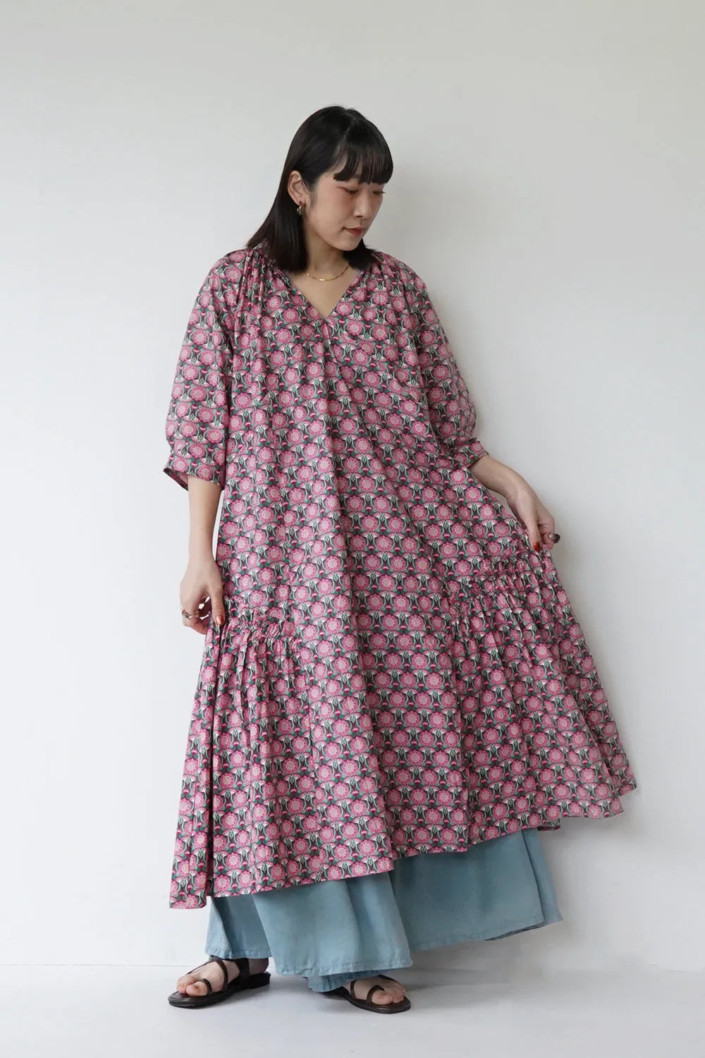 ボタニカル花柄スキッパーワンピース