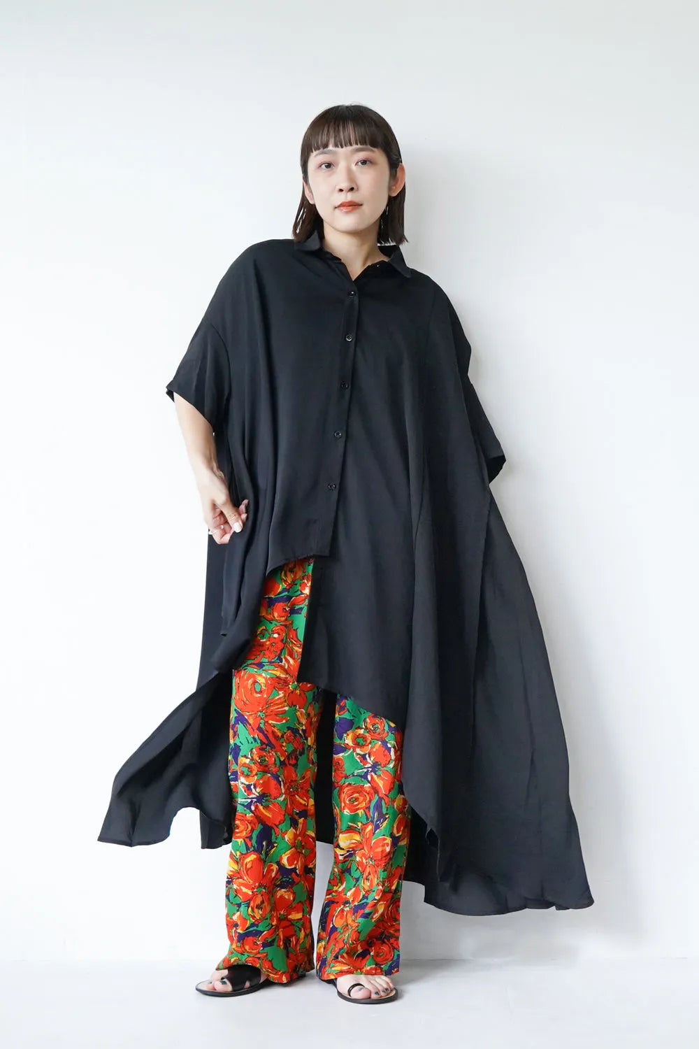 ビビッド大花柄麻混イージーパンツ