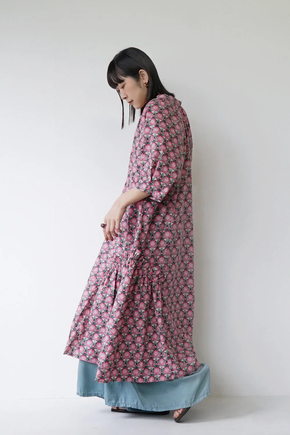 ボタニカル花柄スキッパーワンピース