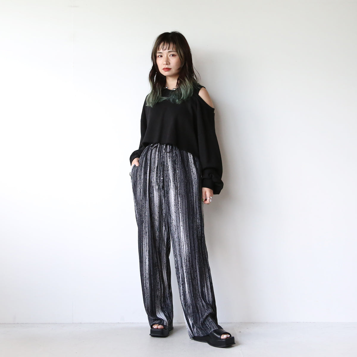 慈雨パンツ　 黒とグレーのストライプ 慈雨パンツ 黒とグレーのストライプ