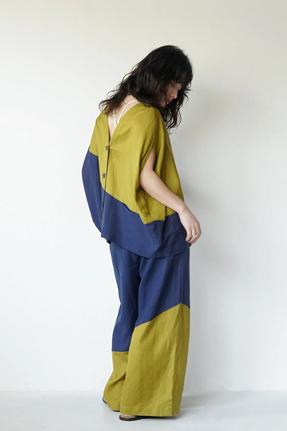 【LILA n' citta】リネンレーヨン丸形プルオーバー