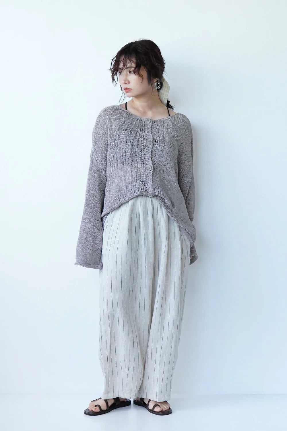 ラインクロスフラットサンダル