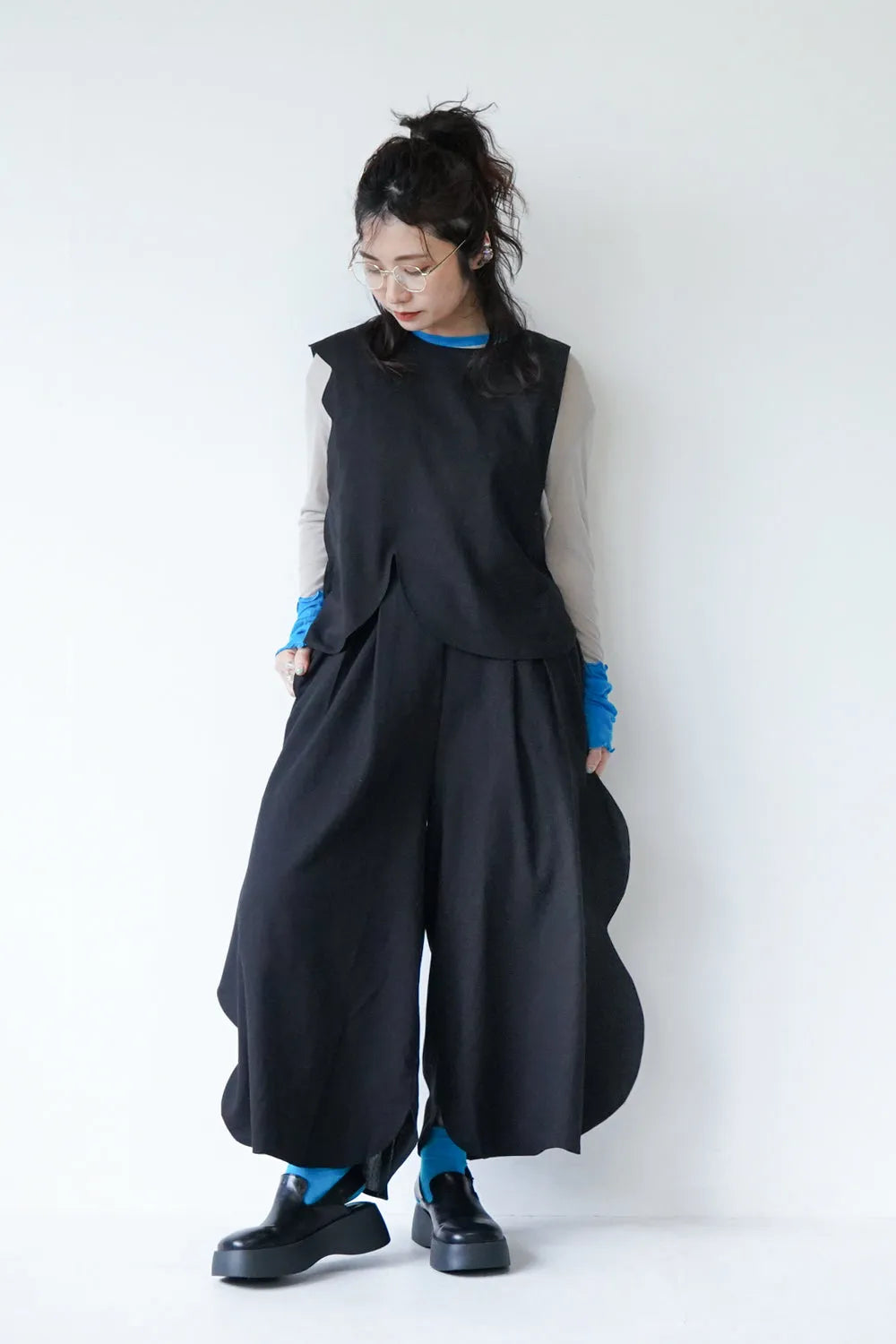 アシメスカラップ麻混ベスト