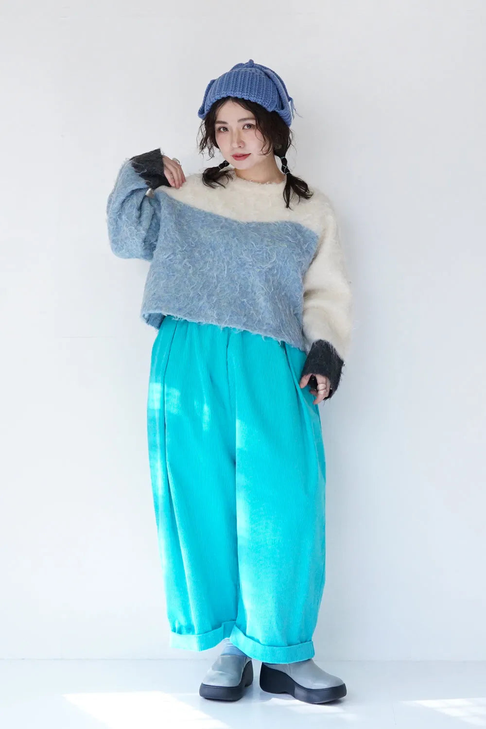 ウェーブ配色ショートニット