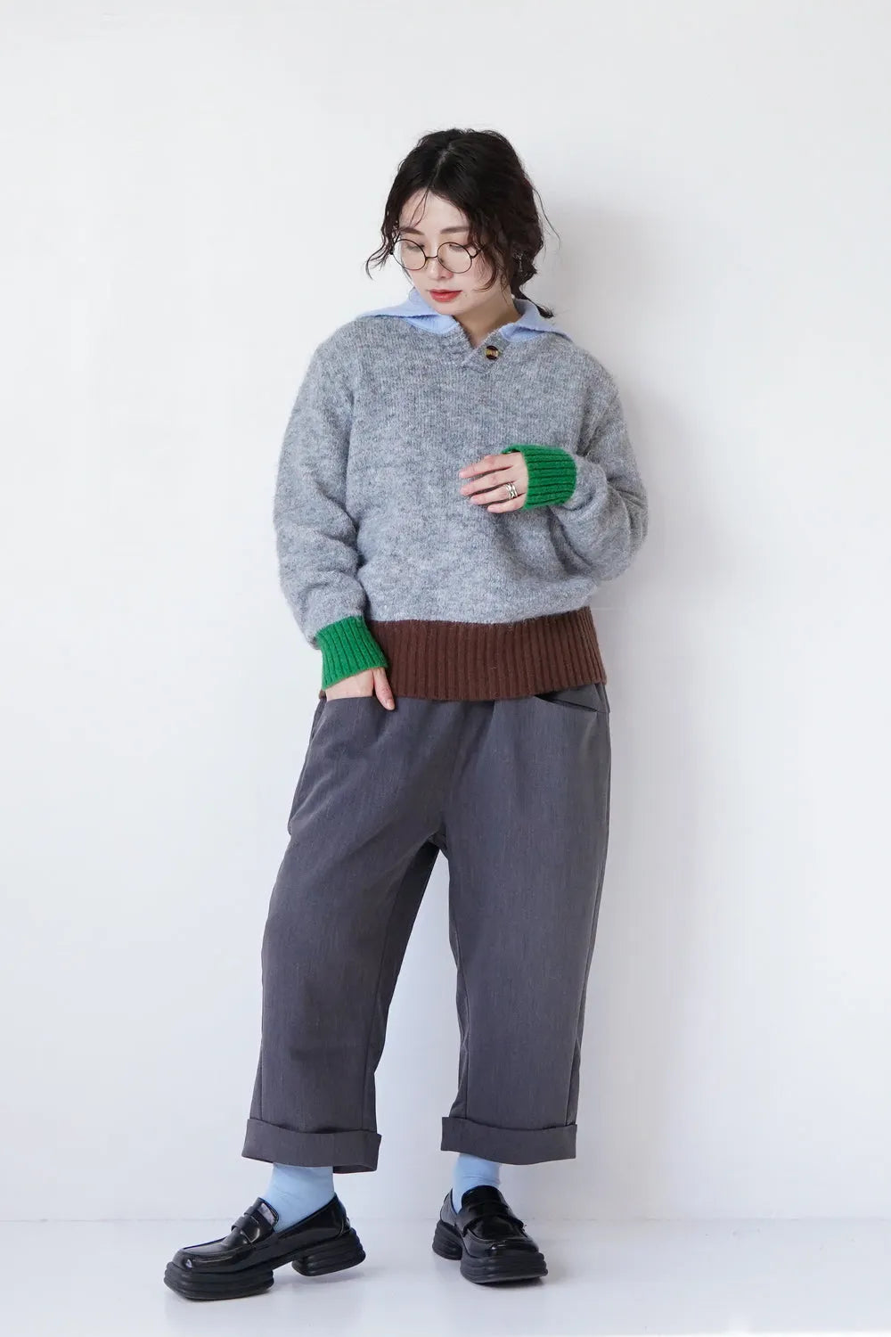 3配色衿付きニット