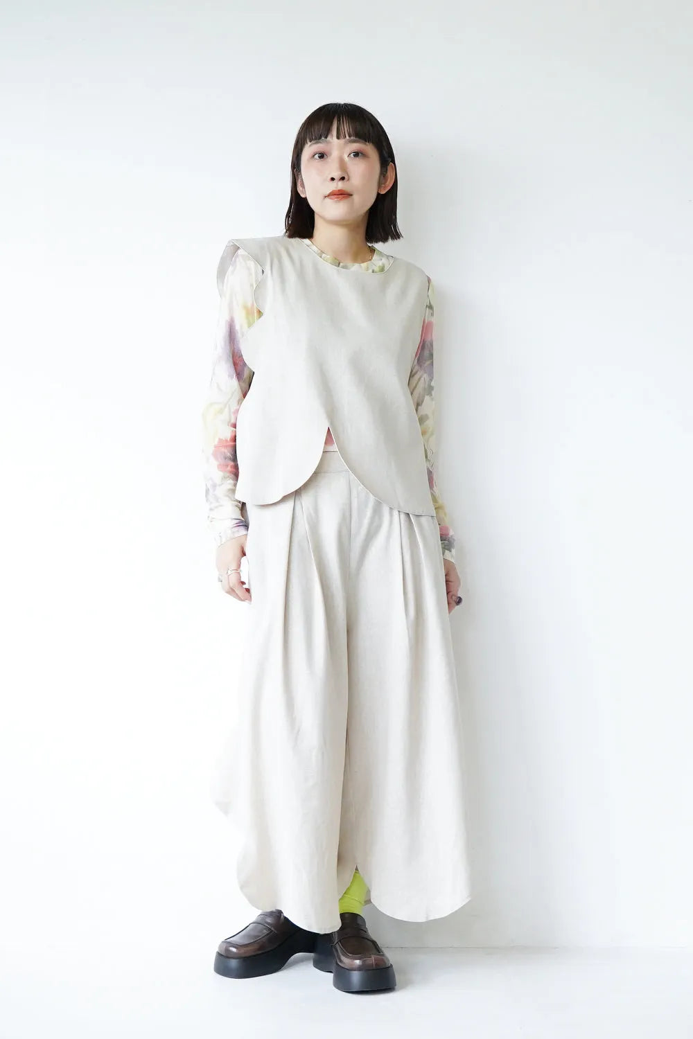 サイドスカラップ麻混パンツ