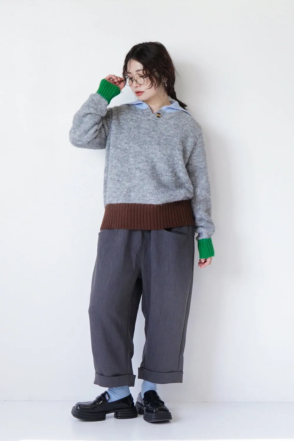 3配色衿付きニット