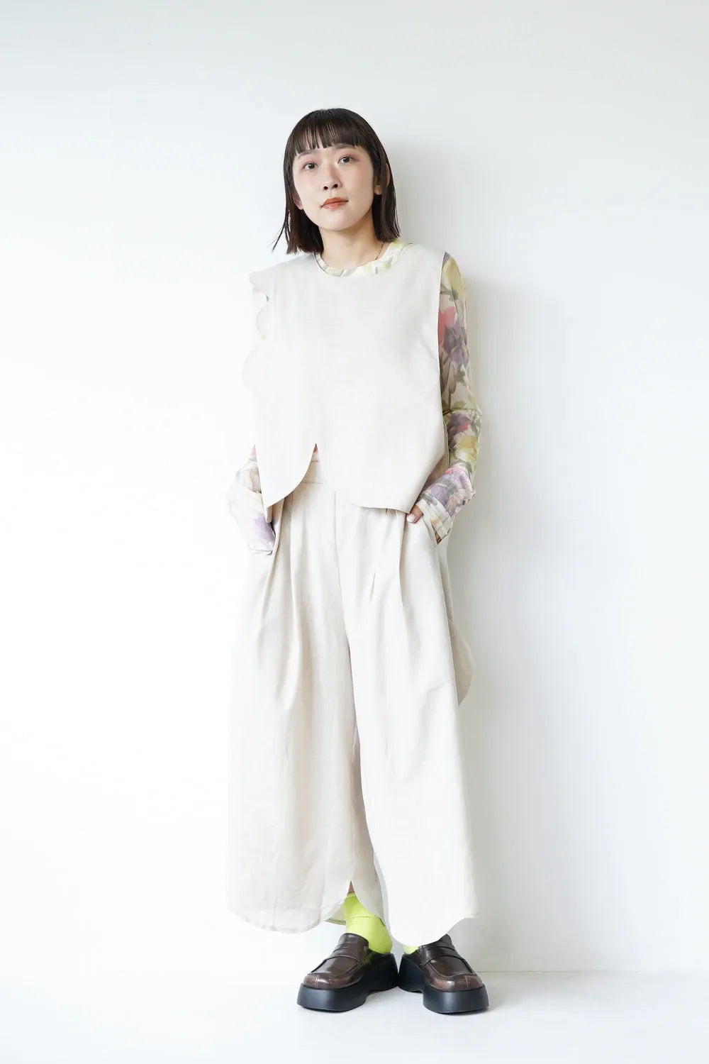 アシメスカラップ麻混ベスト