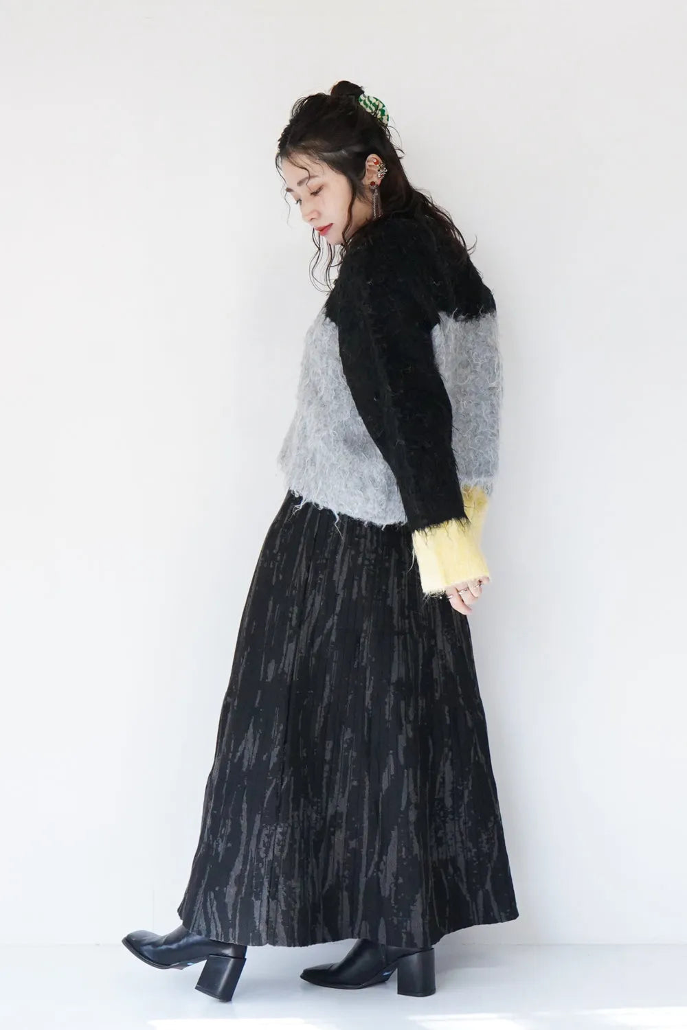 ウェーブ配色ショートニット