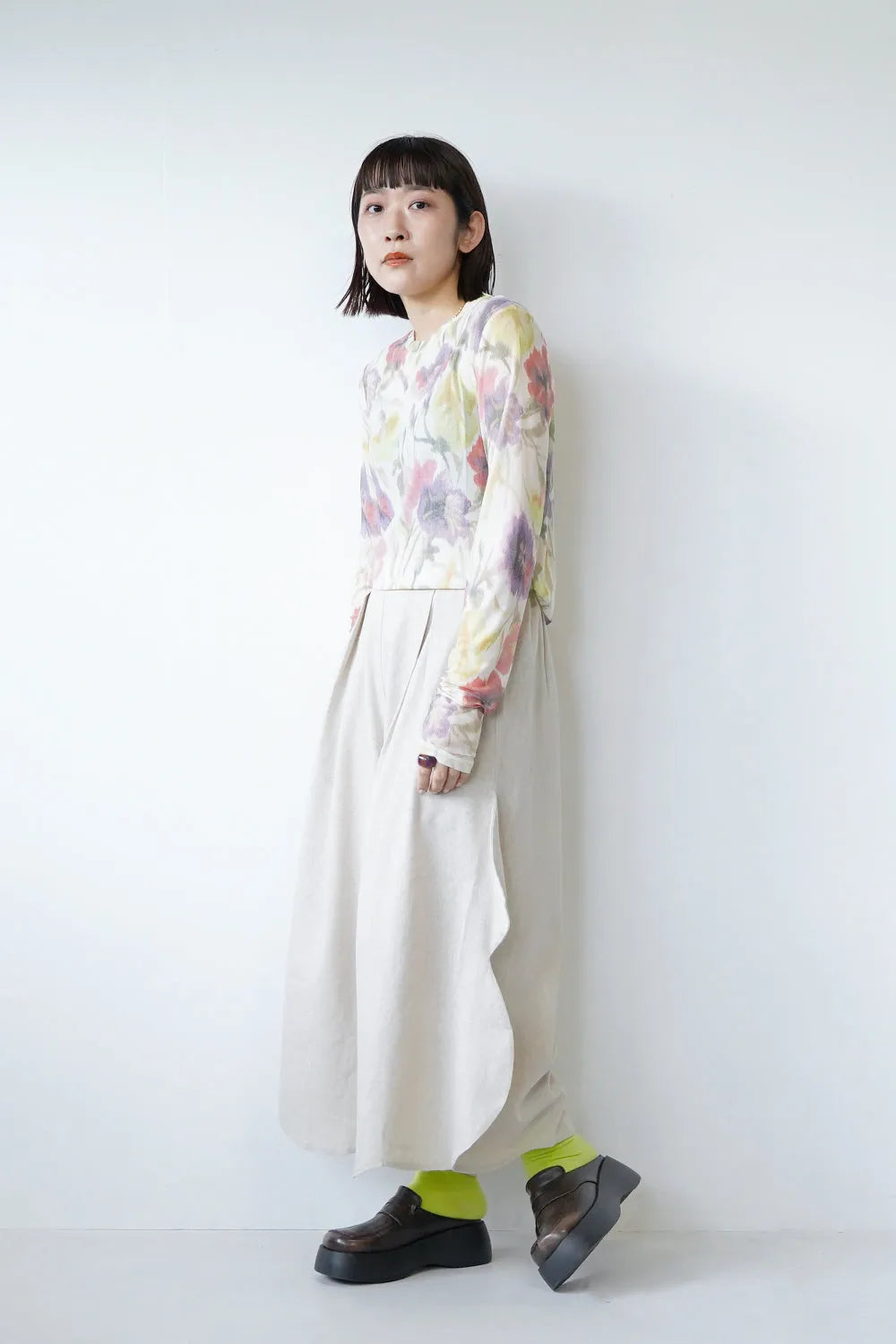 サイドスカラップ麻混パンツ