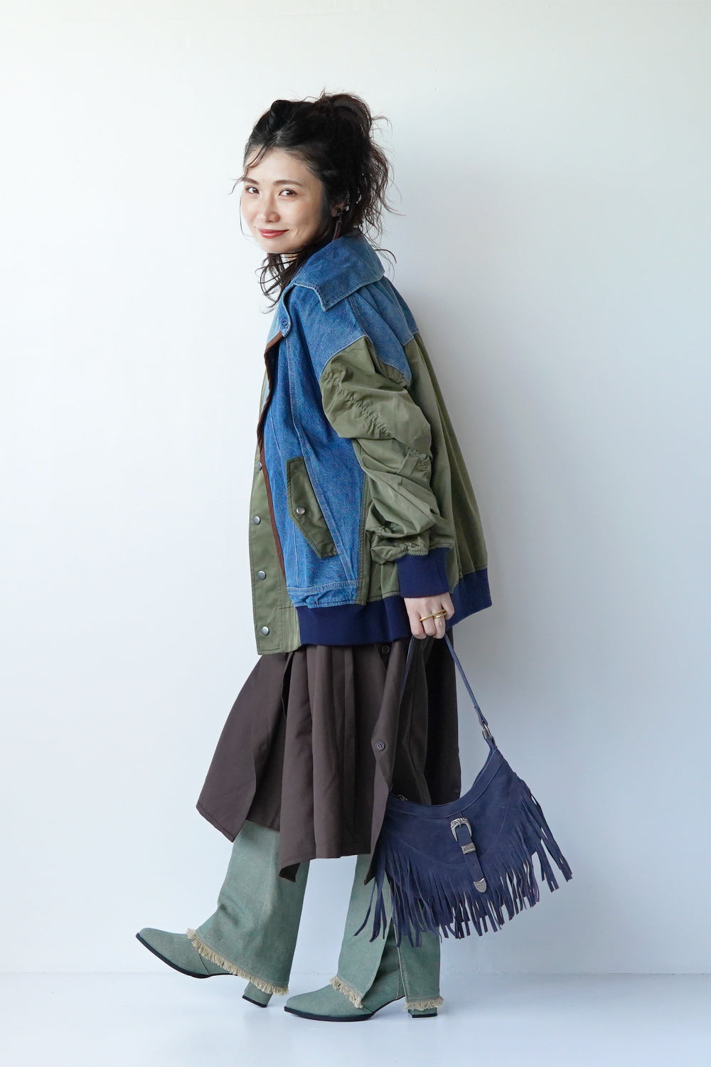 新品SANTONI スエード スリングバック ポンプフリンジ スエード フリンジ バッグ | ブラック - 古着屋グレープフルーツ