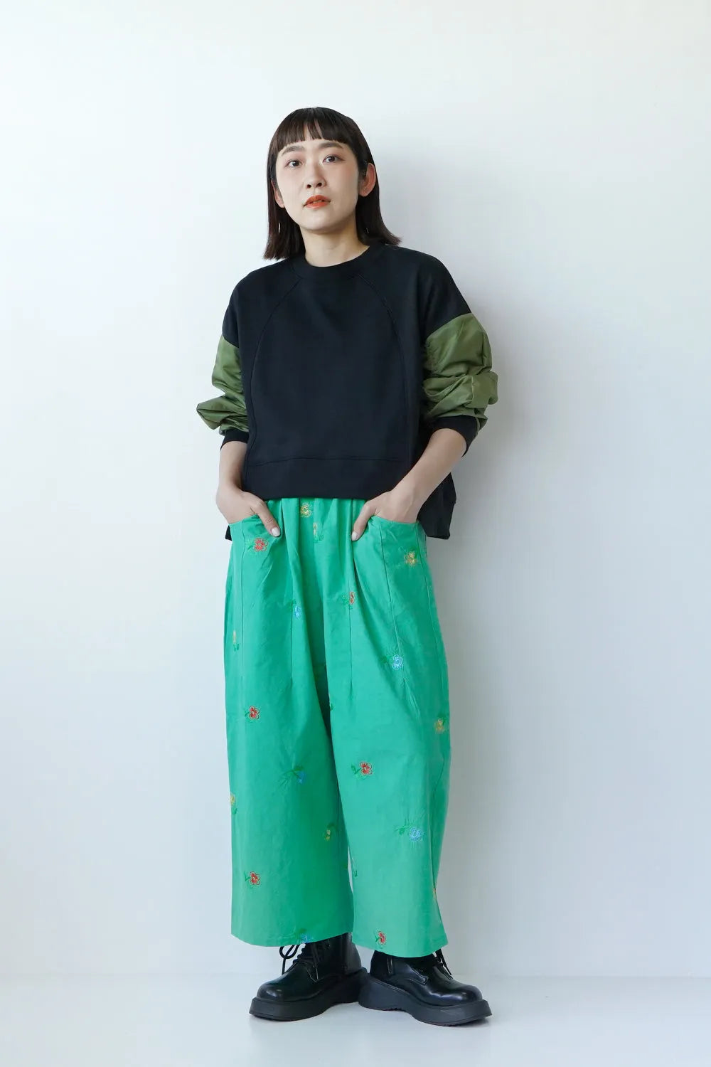 花刺繍コットンワイドパンツ