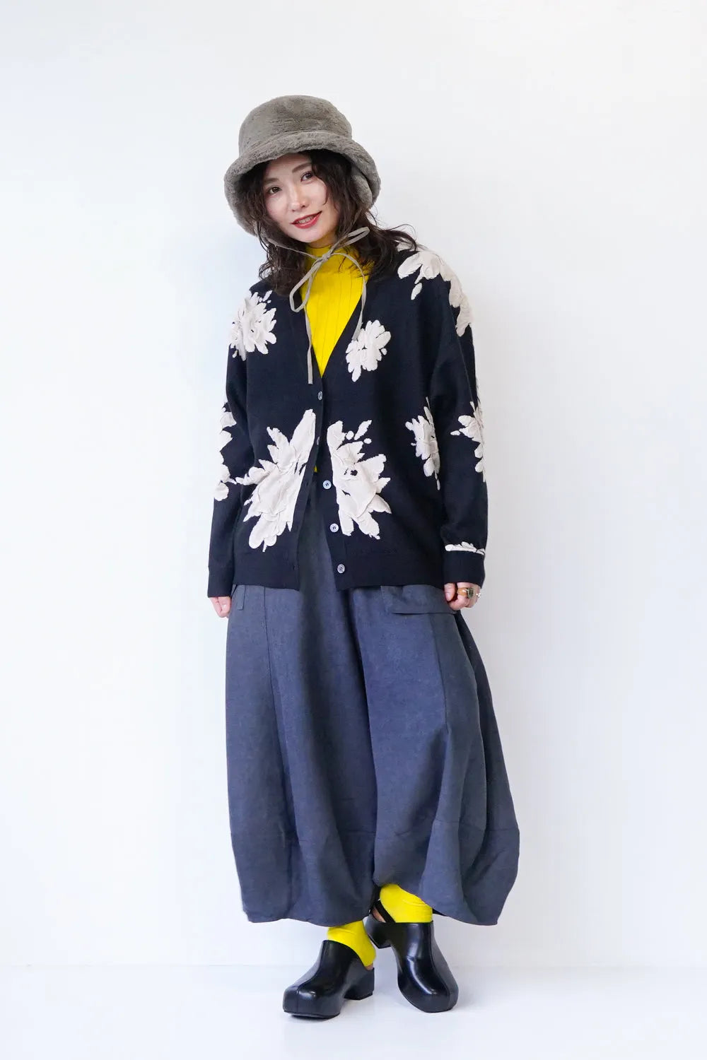 フラワージャガードニットカーデ