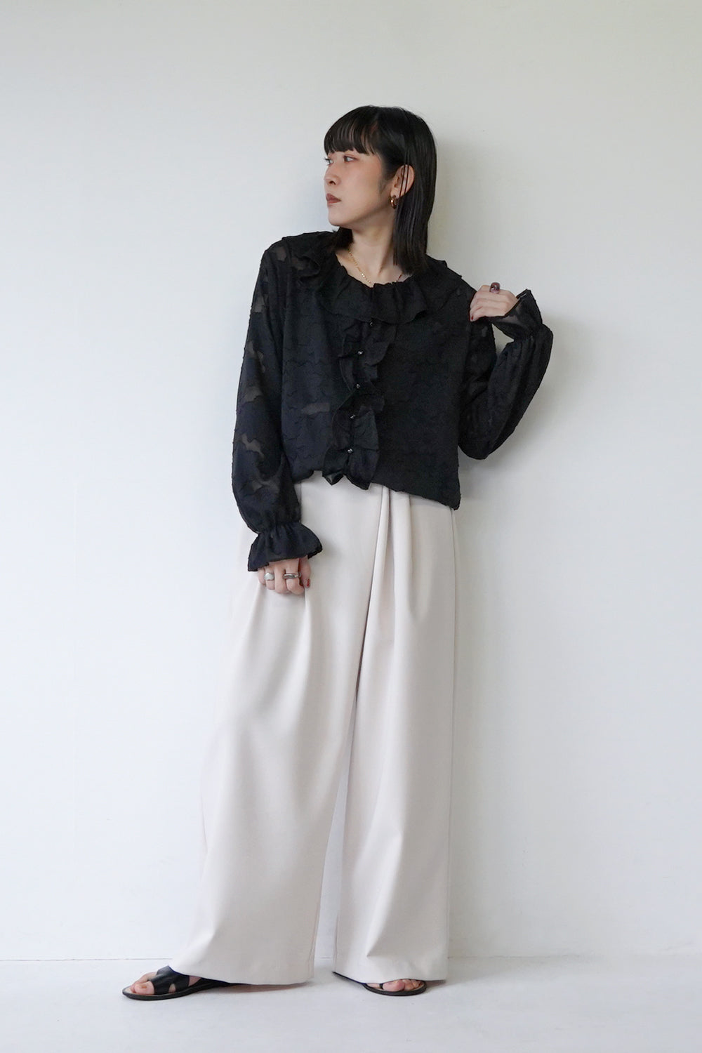 ラッフルカラー花柄レースブラウス – LILA & CITTA ONLINE SHOP