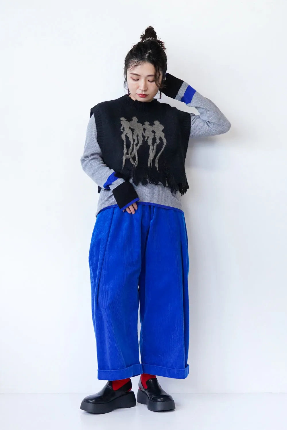 人柄？ダメージニットベスト