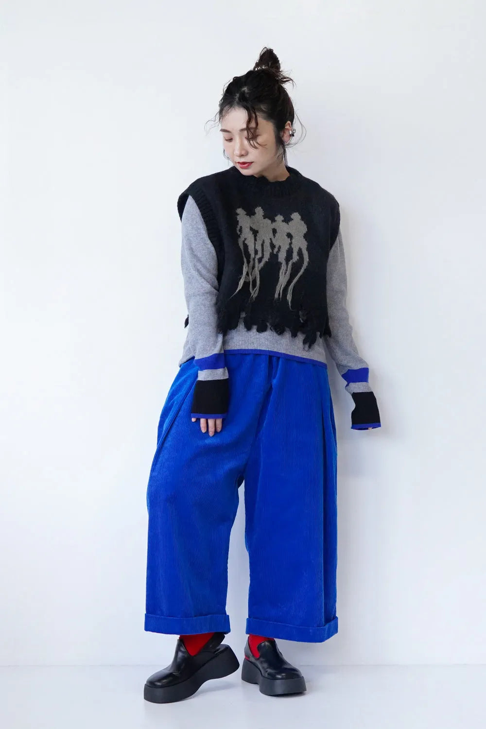 人柄？ダメージニットベスト