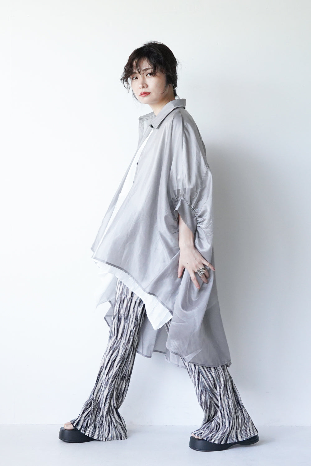 madeleine　シアーブラウス 後ろ下がりドルマンシアーブラウス – LILA & CITTA ONLINE SHOP