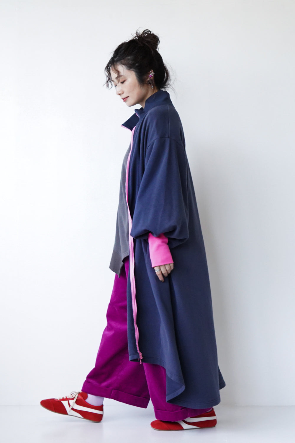生地ラスト 丈詰めOK 瑠璃色 有松鳴海絞りリメイクロングワンピース LILA n' citta】裏毛ジップバイカラーワンピース – LILA & CITTA