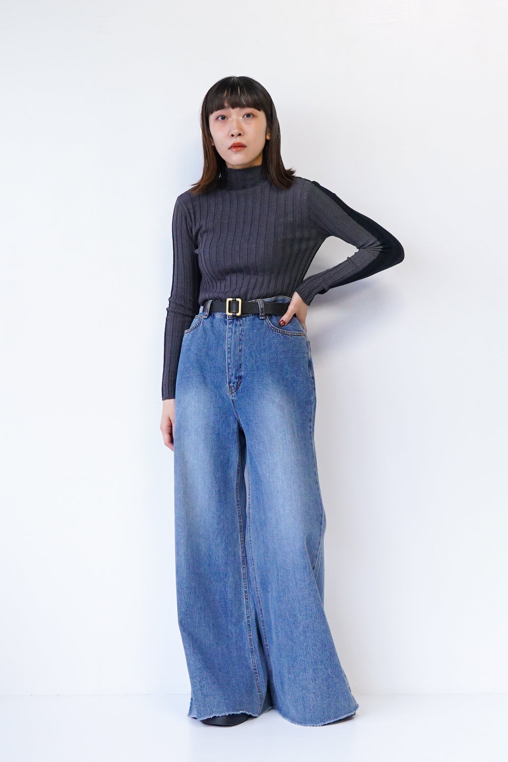 前後バイカラーハイネックニットソー – LILA & CITTA ONLINE SHOP