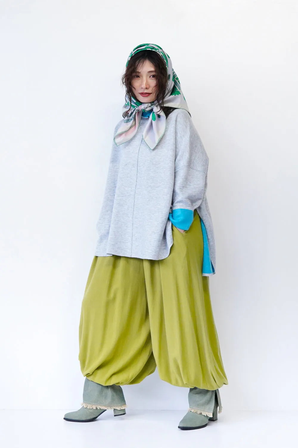 リバーシブルポンチョ風ニット