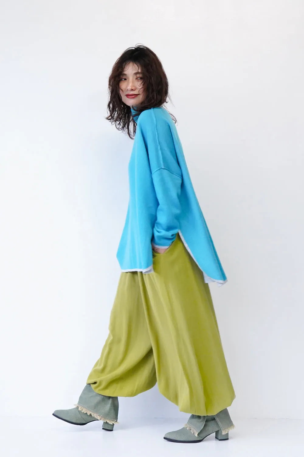 リバーシブルポンチョ風ニット