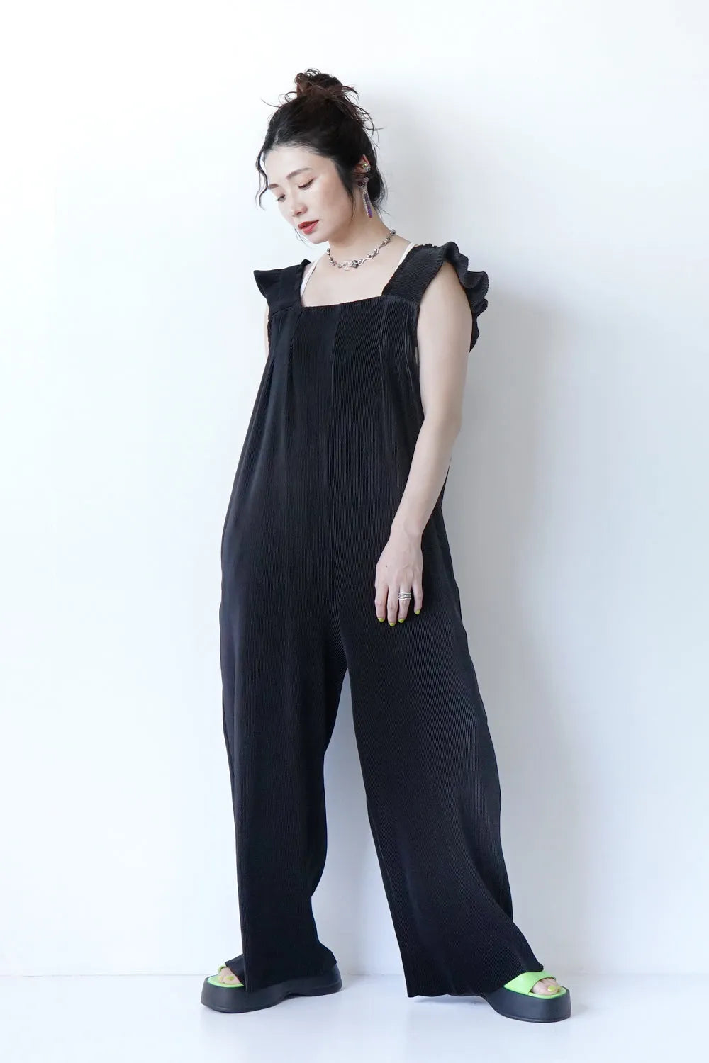 フリルショルダープリーツサロペット