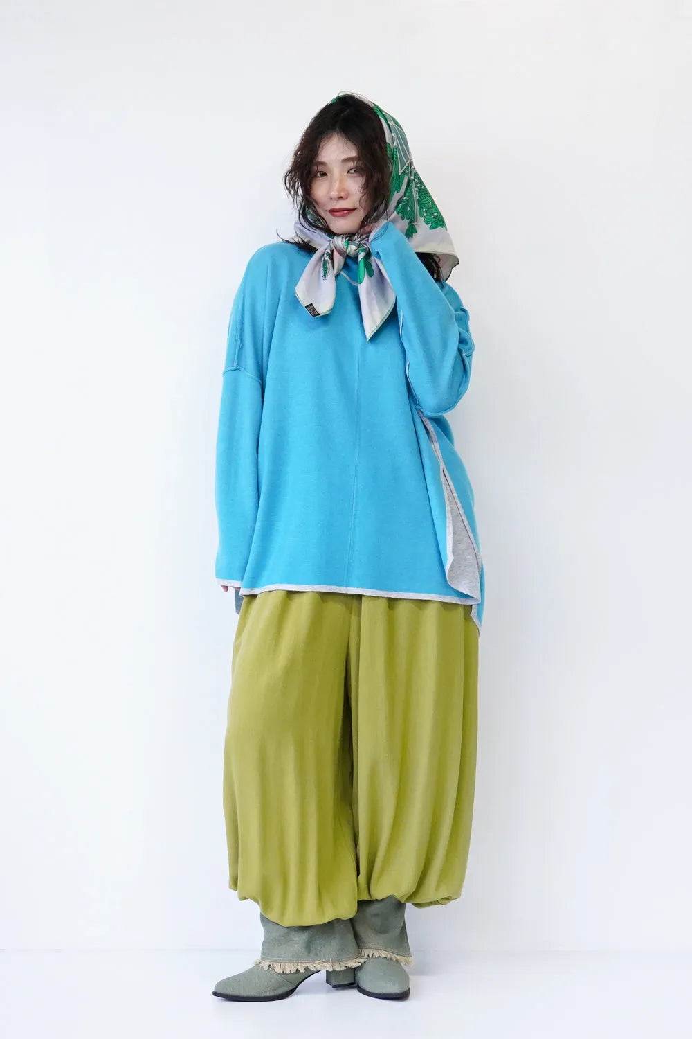 リバーシブルポンチョ風ニット