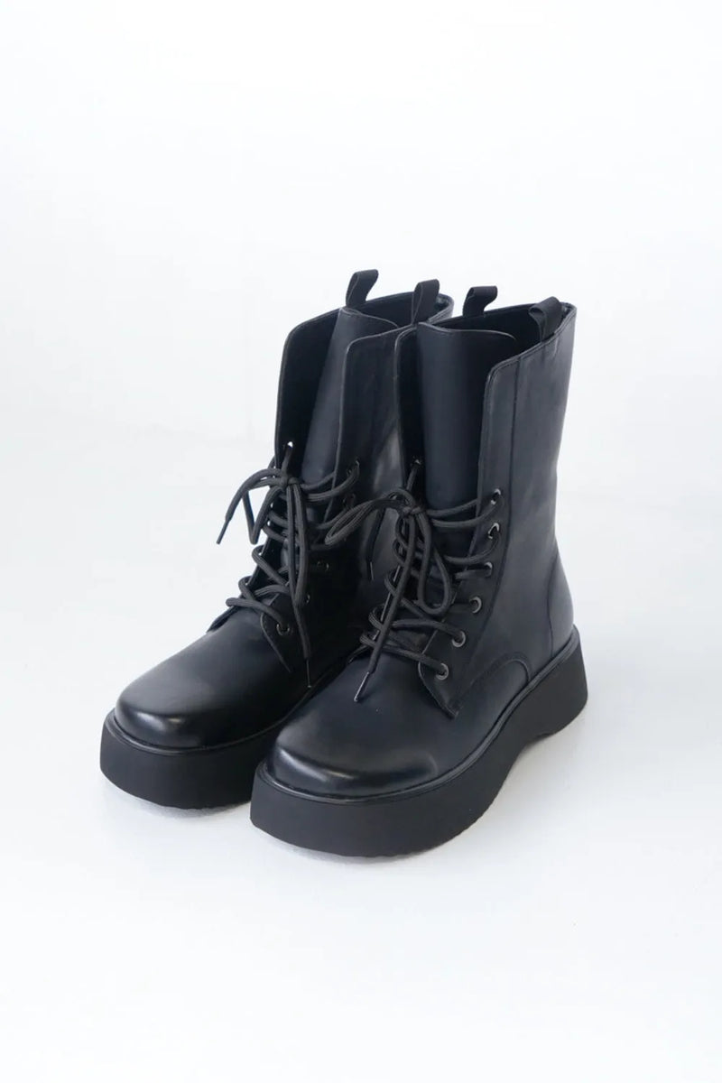 レースアップ厚底ブーツ