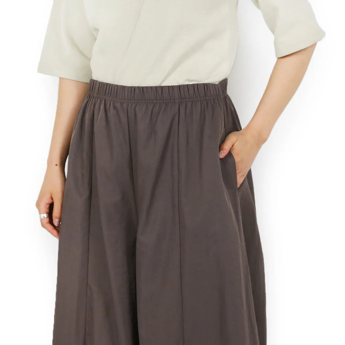 立体バルーンナイロンパンツ