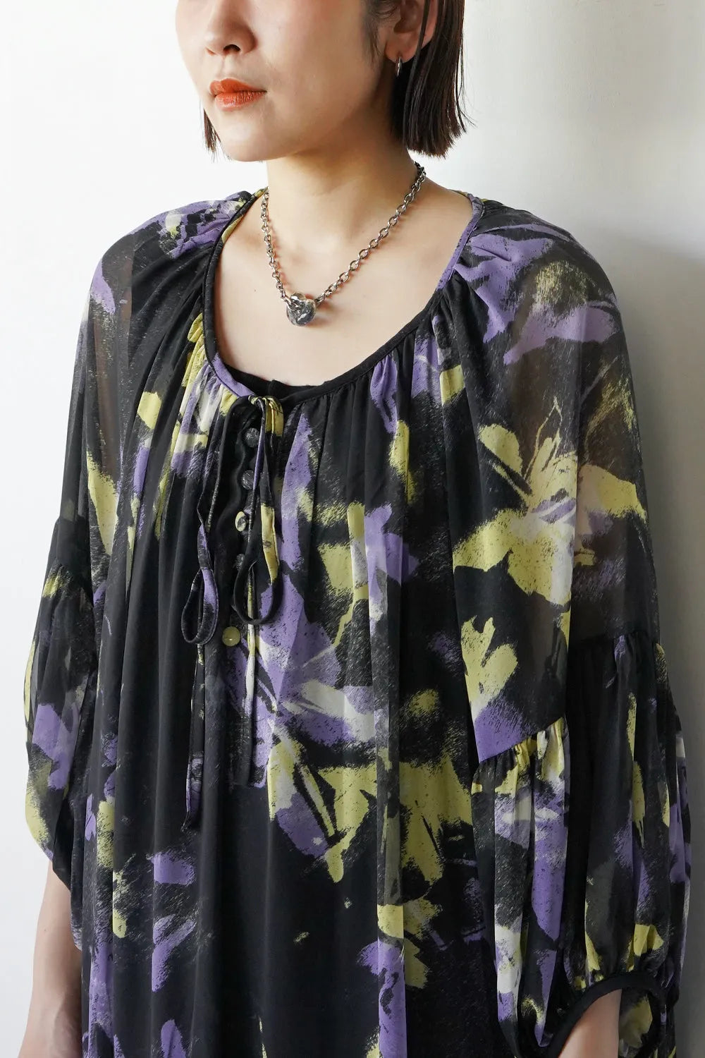 ペイント柄シアーロングワンピース