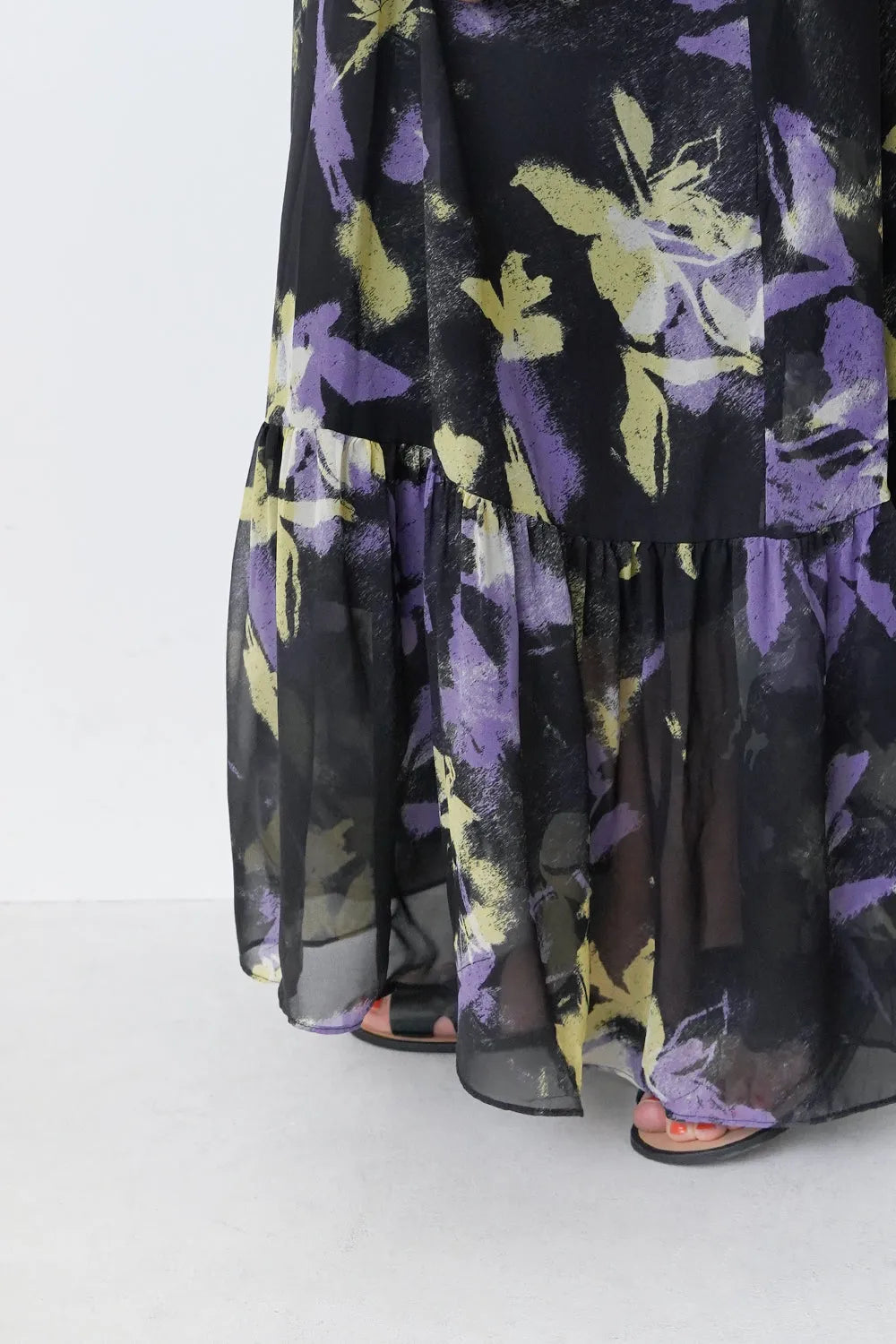 ペイント柄シアーロングワンピース