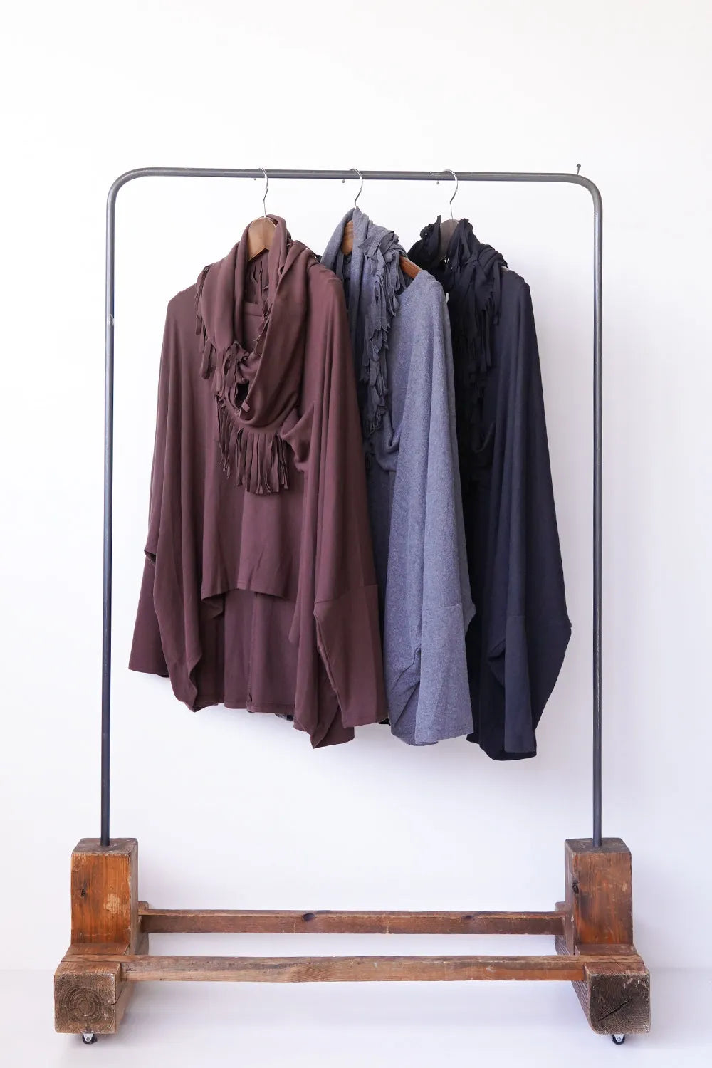 フリンジスヌード付きワイドプルオーバー