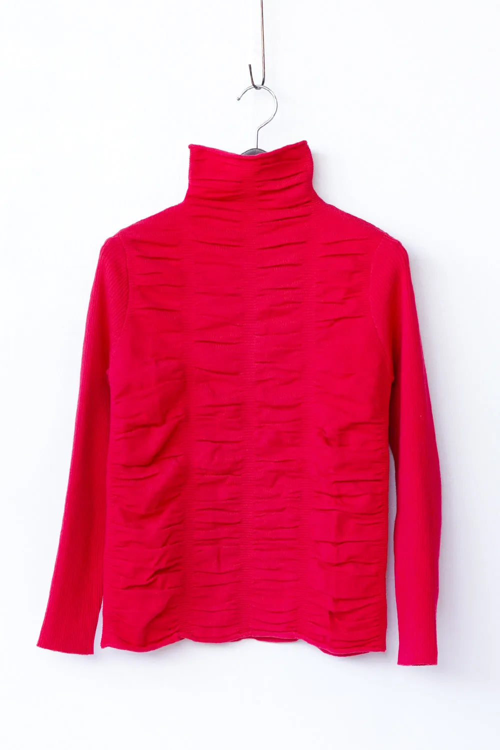 リブスリーブ シャーリングタートルニット