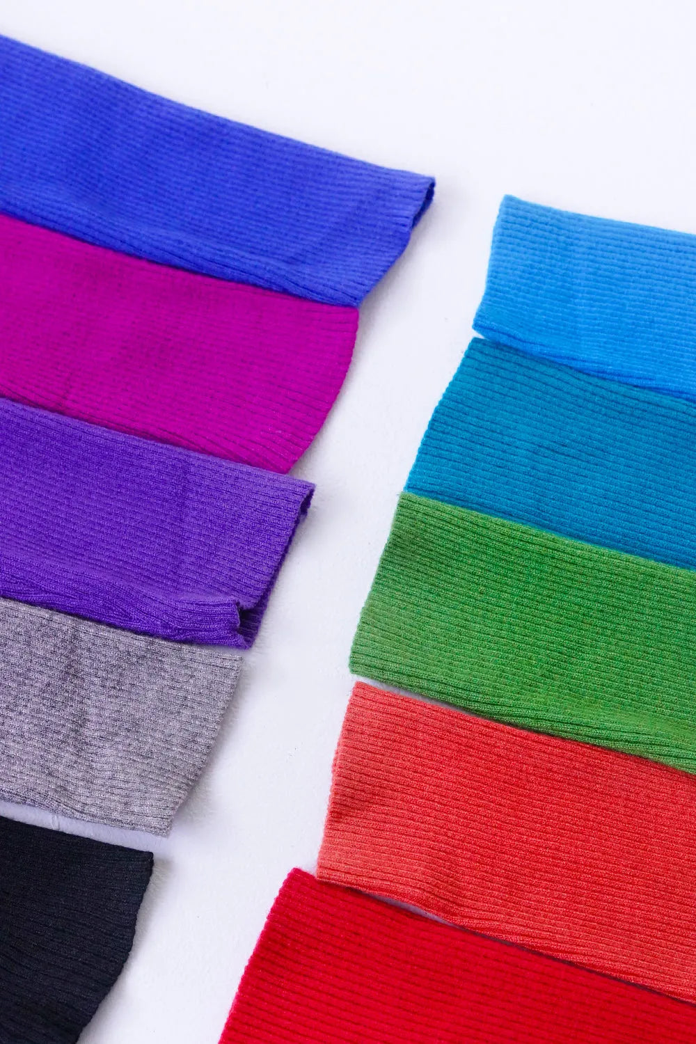 リブスリーブ シャーリングタートルニット