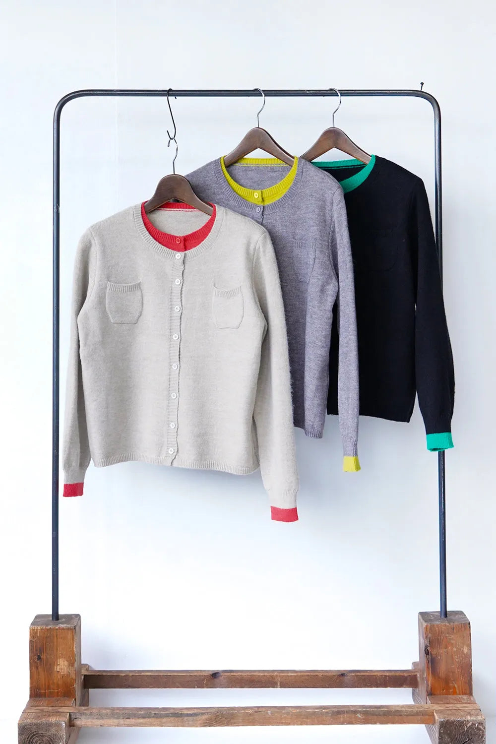 配色レイヤードショートカーデ