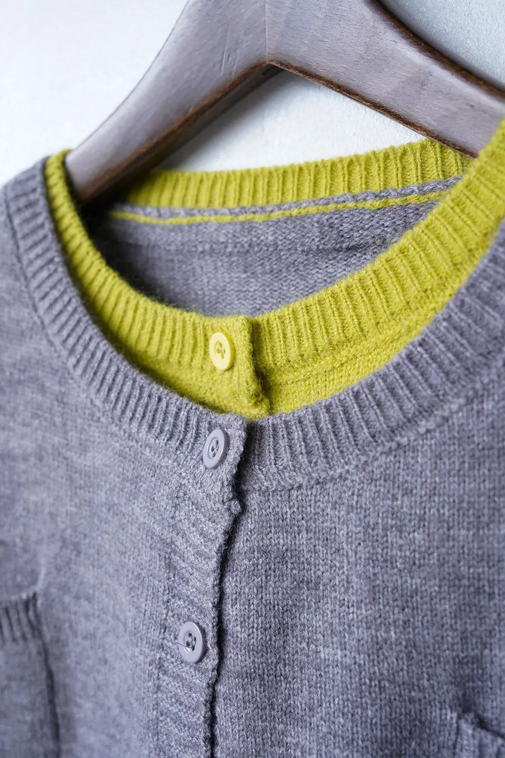 配色レイヤードショートカーデ