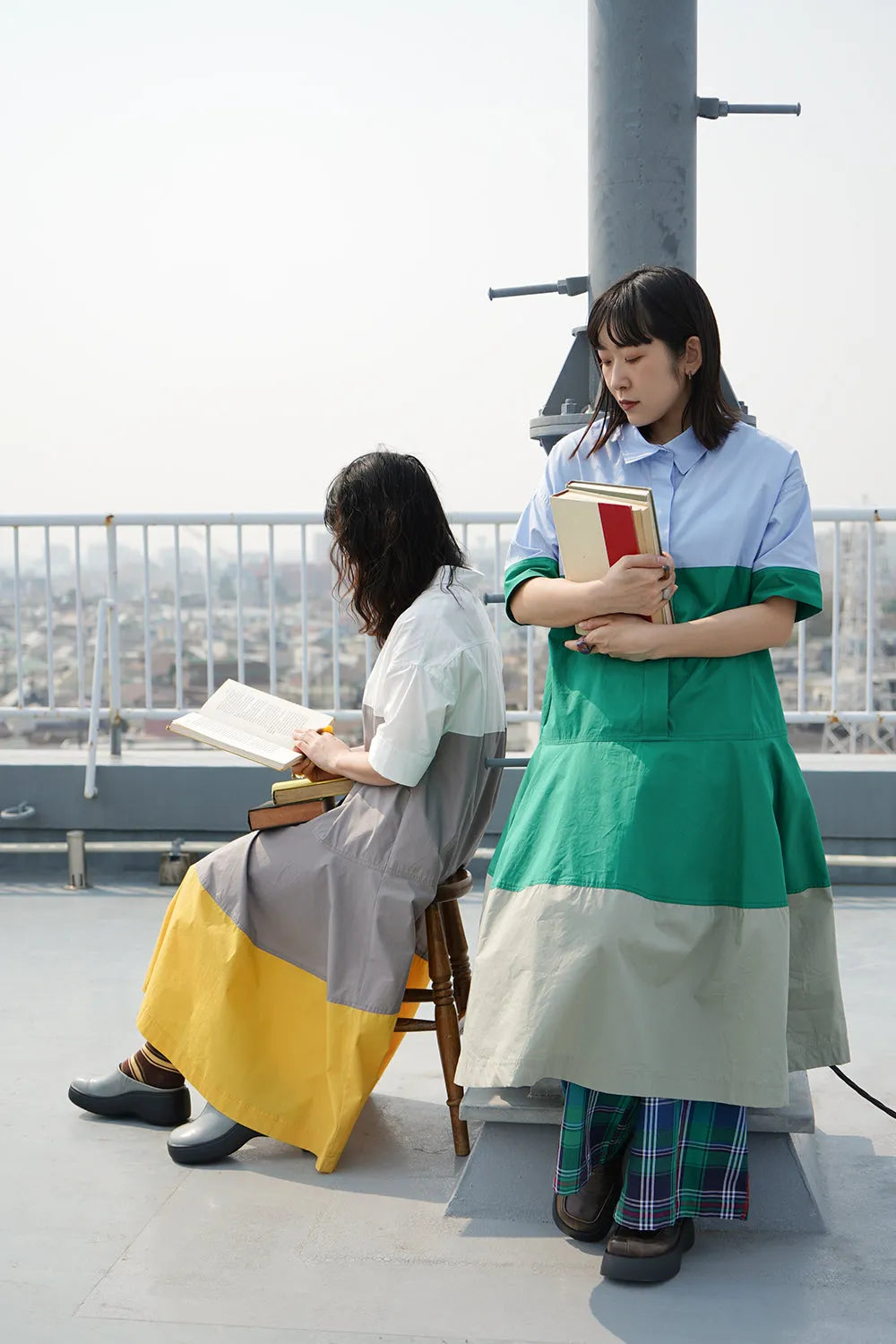 【LILA n' citta】バイカラーフレアシャツワンピース