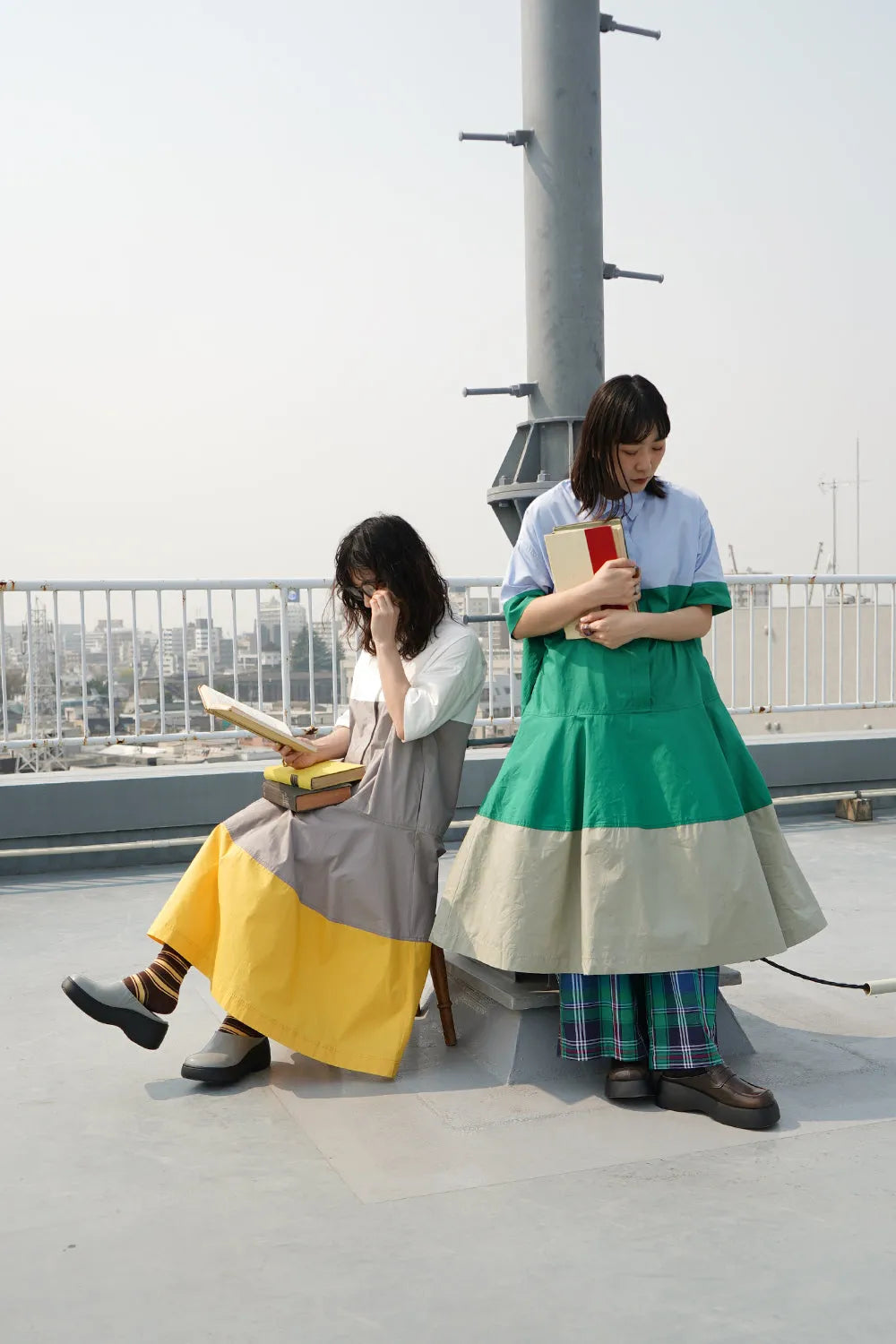 【LILA n' citta】バイカラーフレアシャツワンピース