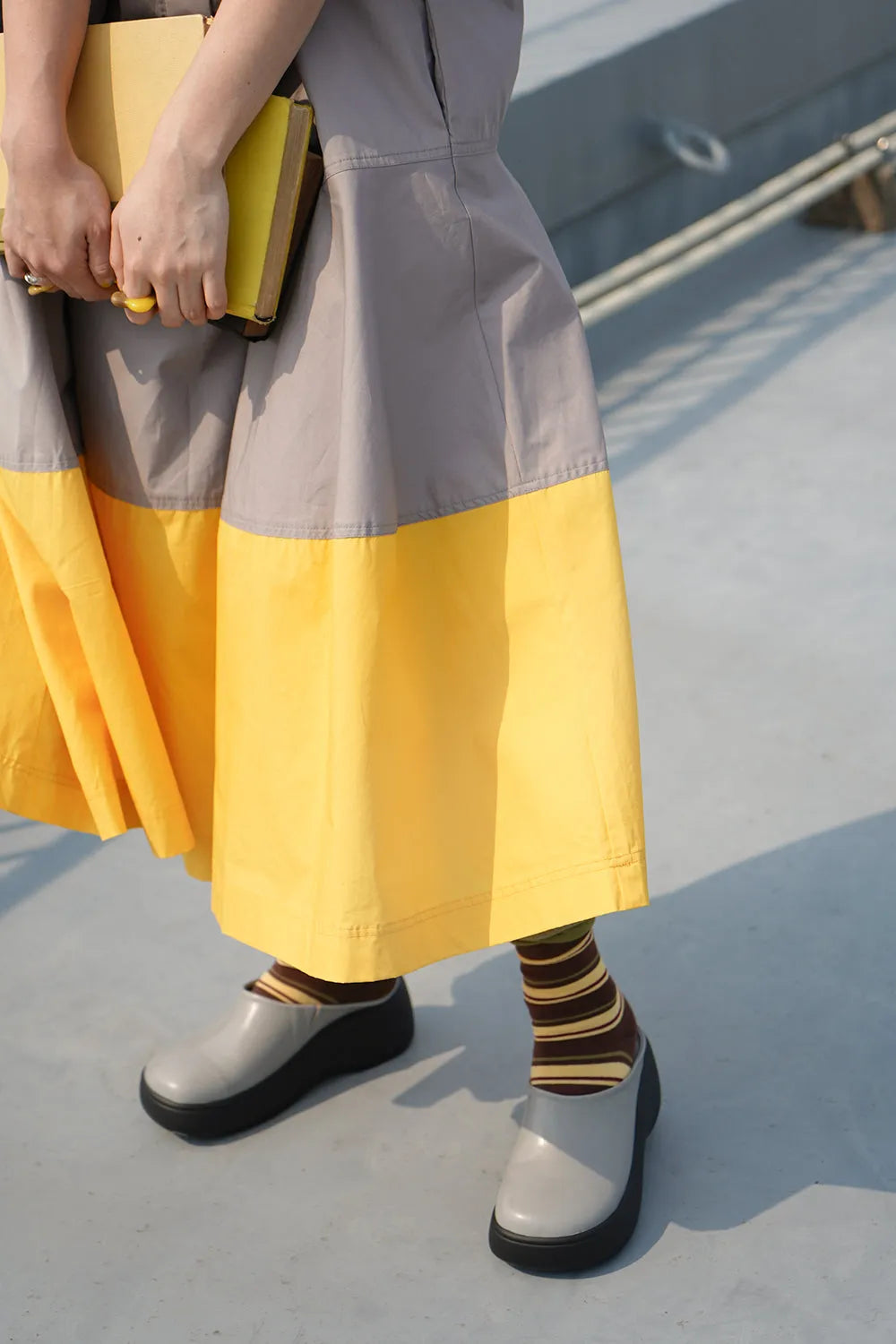 【LILA n' citta】バイカラーフレアシャツワンピース